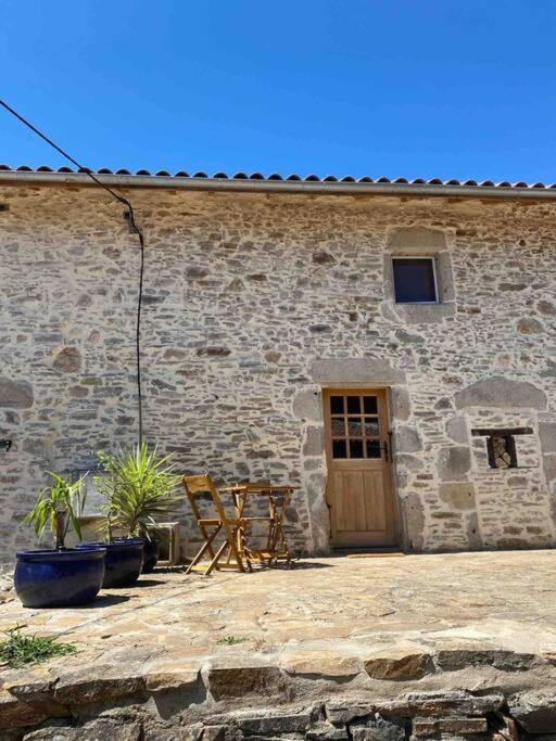 Champagnac-la-Rivière Spacious 1 Bed Home With Shared Pool מראה חיצוני תמונה