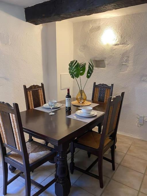 Champagnac-la-Rivière Spacious 1 Bed Home With Shared Pool מראה חיצוני תמונה